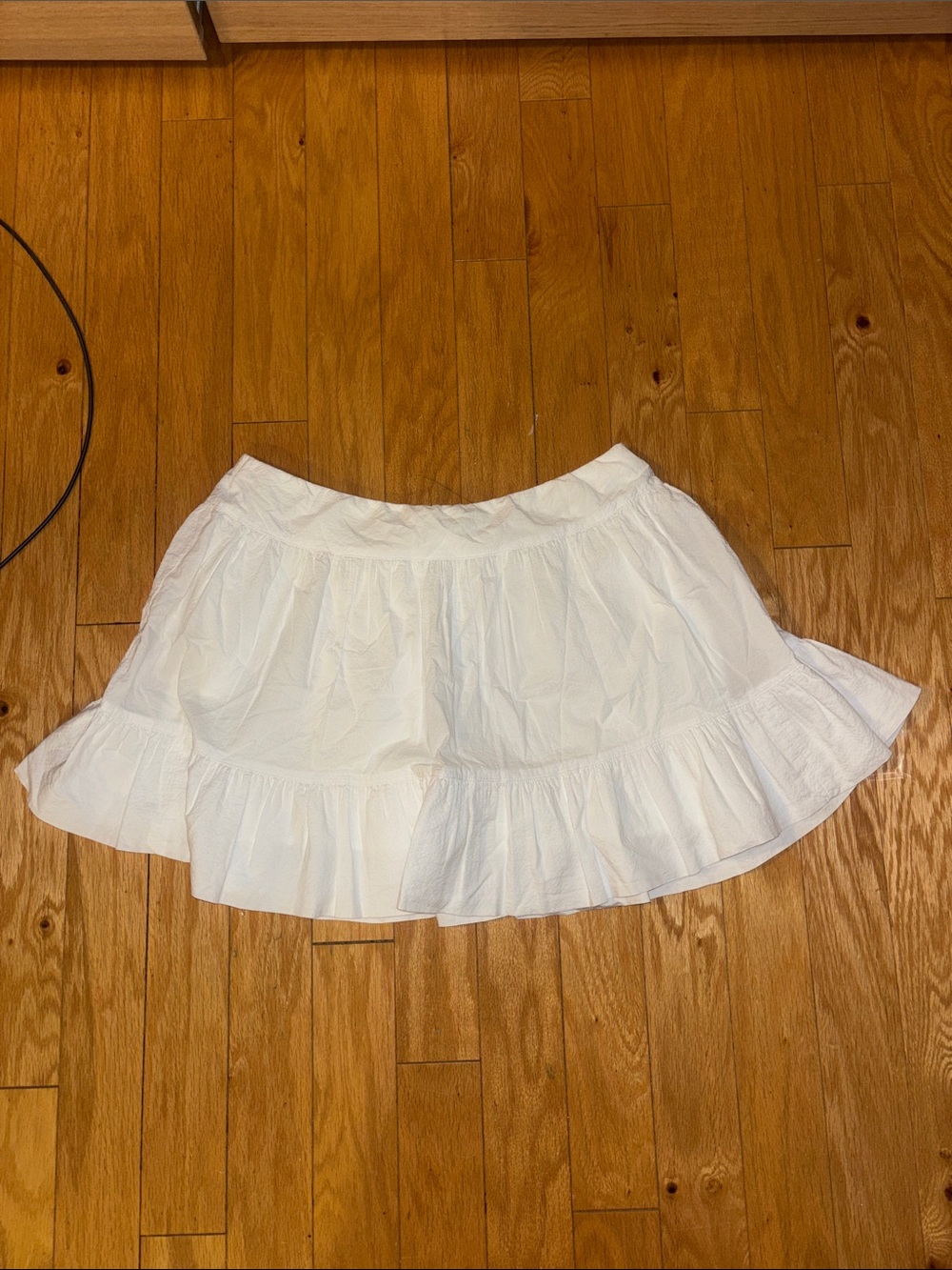 Uniqlo White Tiered Ruffle Skater Skirt